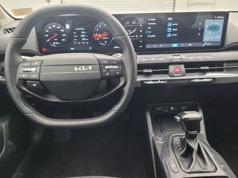 Used 2025 Kia K4 EX FWD image 22