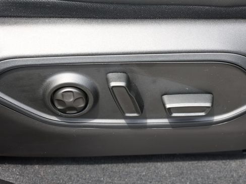 Used 2026 Jeep Grand Cherokee Limited w/ Luxury Tech Group II RWD image 22