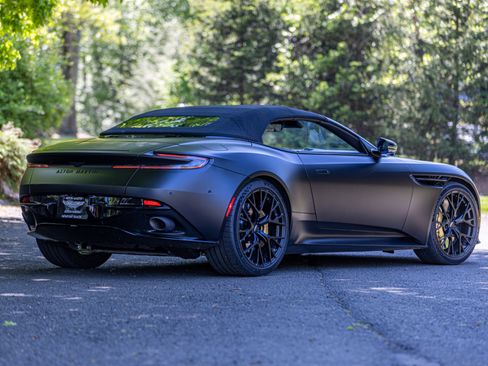 Used 2025 Aston Martin DB12 Convertible RWD image 4