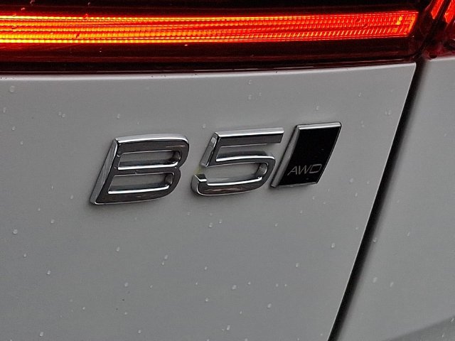Certified 2026 Volvo XC60 B5 Plus AWD/4WD image 29