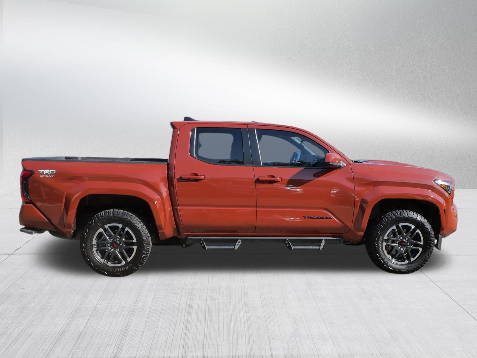Used 2025 Toyota Tacoma TRD Sport AWD/4WD image 8