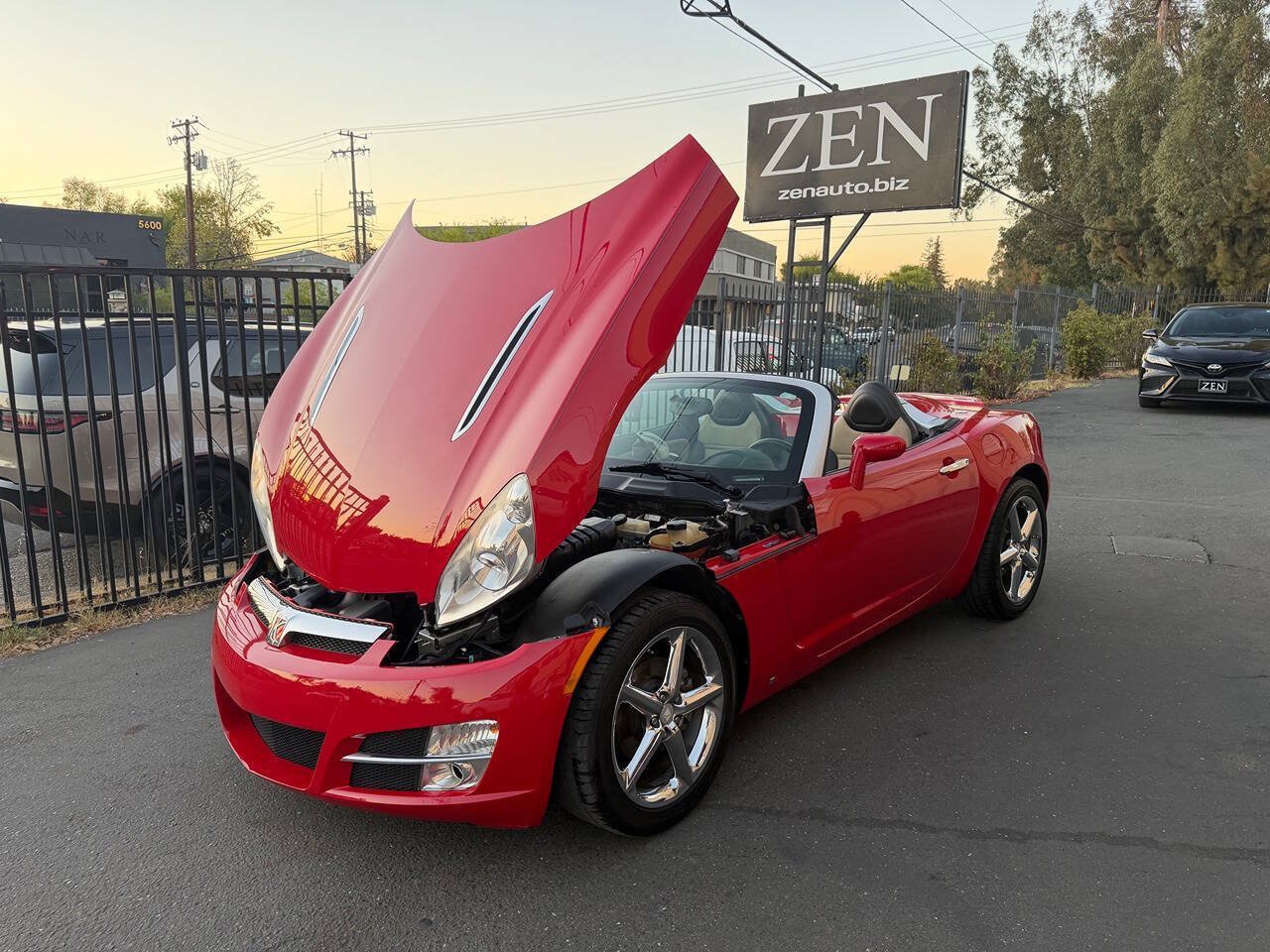 Used 2008 Saturn Sky w/ Premium Trim Package RWD image 1
