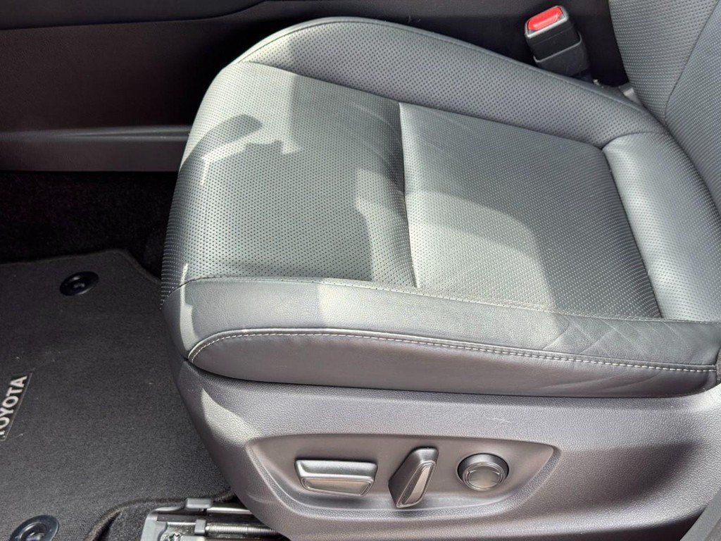 Certified 2024 Toyota Crown Platinum w/ Carpet Mat Package (TMS) AWD/4WD image 19