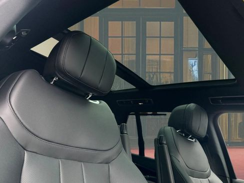 New 2026 Land Rover Range Rover SE AWD/4WD image 13
