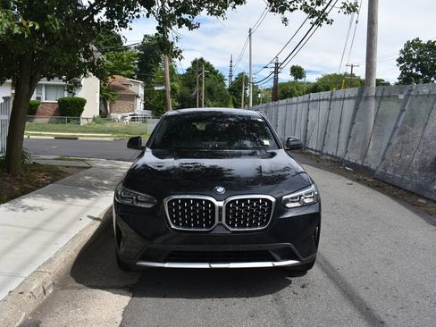 Used 2024 BMW X4 xDrive30i w/ Parking Assistance Package AWD/4WD image 3