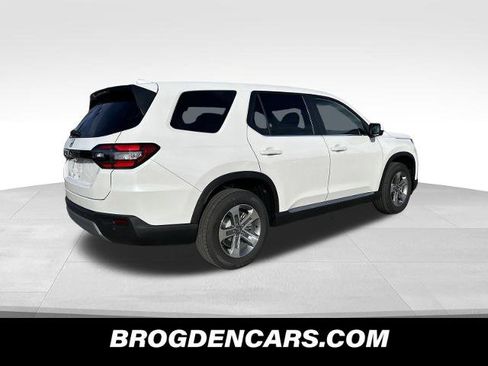 New 2025 Honda Pilot EX-L image 3