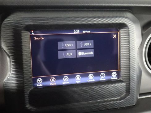 Used 2022 Jeep Wrangler Sport AWD/4WD image 30