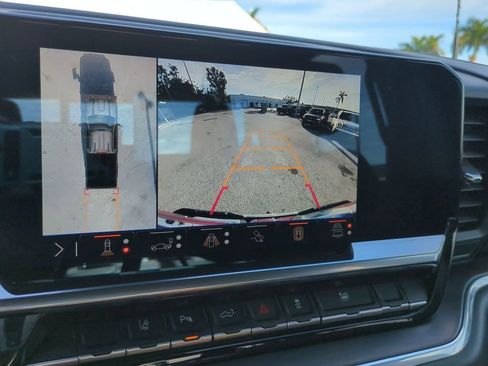 Used 2024 GMC Sierra 2500 SLT w/ SLT Premium Package image 21