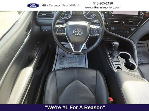 Used 2022 Toyota Camry XLE image 11