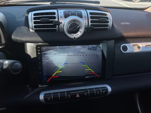Used 2013 smart fortwo passion RWD image 15