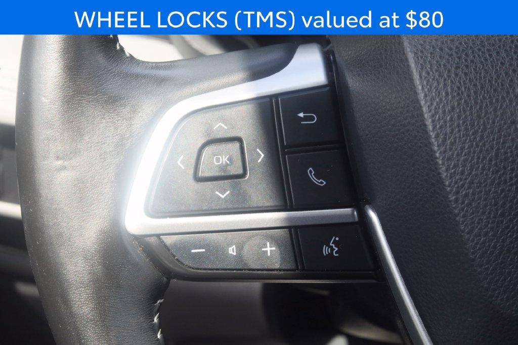 Used 2023 Toyota Highlander XLE AWD/4WD image 7