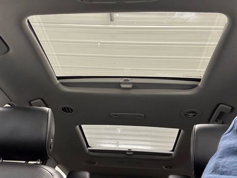 Used 2019 GMC Acadia SLT AWD/4WD image 17