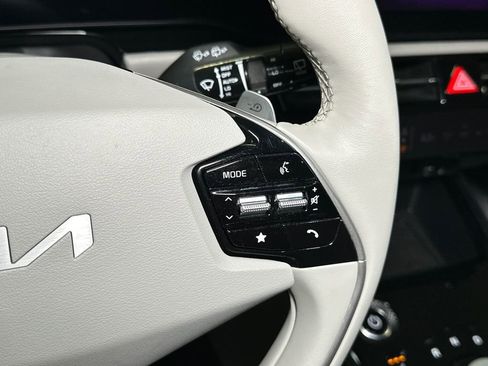 Certified 2023 Kia Niro Wave w/ Wave Preserve Package FWD image 27