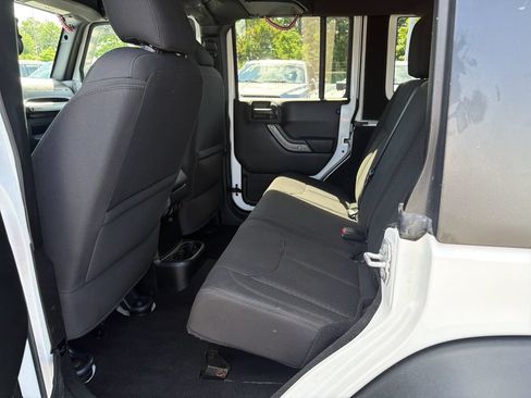 Used 2018 Jeep Wrangler Unlimited Sport S AWD/4WD image 13