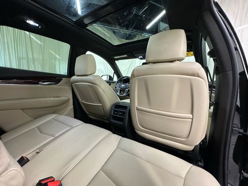 Used 2018 Cadillac XT5 Luxury w/ Driver Awareness Package AWD/4WD image 18