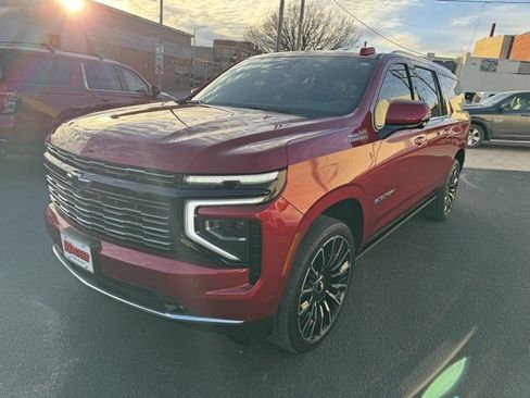 Used 2025 Chevrolet Suburban High Country image 7