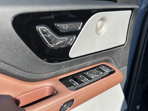 New 2025 Lincoln Aviator Reserve w/ Luxury Package image 25