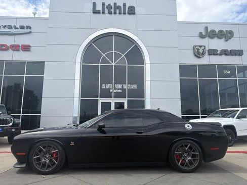 Used 2018 Dodge Challenger R/T Scat Pack w/ Leather Interior Group RWD image 2