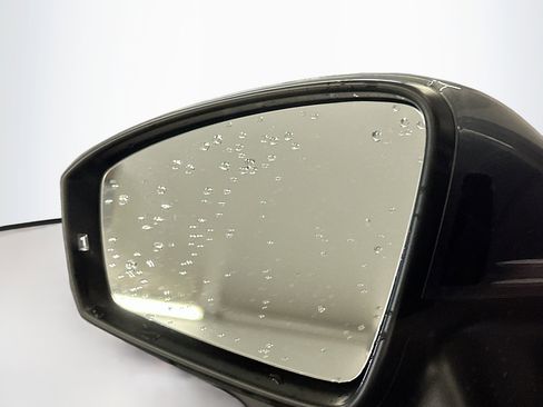 Used 2022 Volkswagen Tiguan SE w/ Panoramic Sunroof Package AWD/4WD image 16