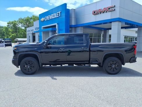 Used 2024 Chevrolet Silverado 2500 LTZ w/ LTZ Plus Package AWD/4WD image 7