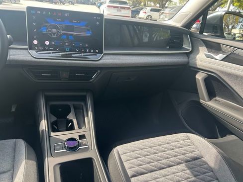 New 2026 Volkswagen Tiguan S FWD image 11