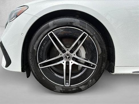 Used 2026 Mercedes-Benz E 350 4MATIC Sedan image 9