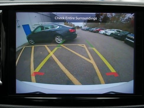 Used 2022 Chrysler Pacifica Touring-L image 16