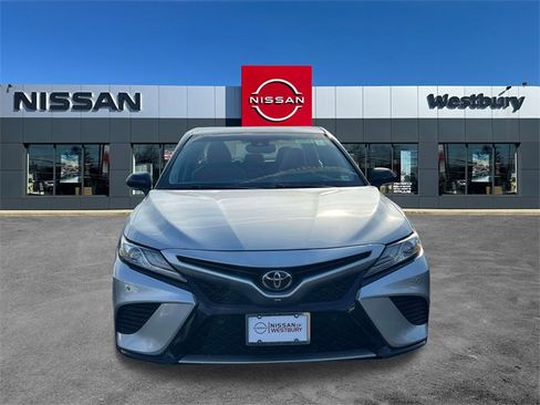 Used 2018 Toyota Camry XSE image 2