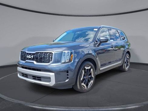 Used 2023 Kia Telluride EX w/ EX Captain's Chair Package AWD/4WD image 1