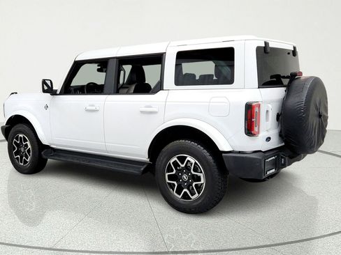 Used 2025 Ford Bronco Outer Banks AWD/4WD image 3