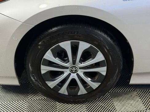 Used 2021 Toyota Prius Prime Limited image 7