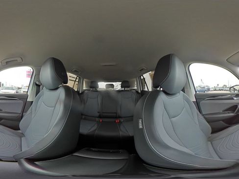 Used 2026 Volkswagen Tiguan SE FWD image 43