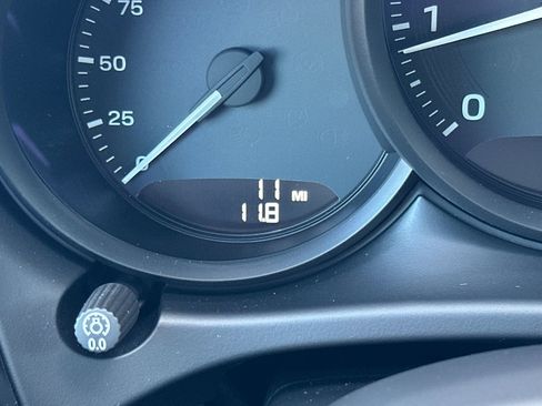 New 2026 Porsche Macan image 33