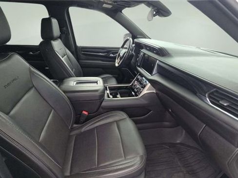Used 2022 GMC Yukon XL Denali image 32