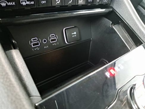 Used 2023 Jeep Grand Cherokee L Limited w/ Black Appearance Package RWD image 14