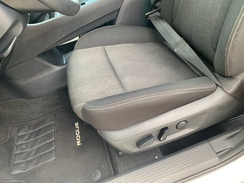 Used 2024 Nissan Rogue SV FWD image 22