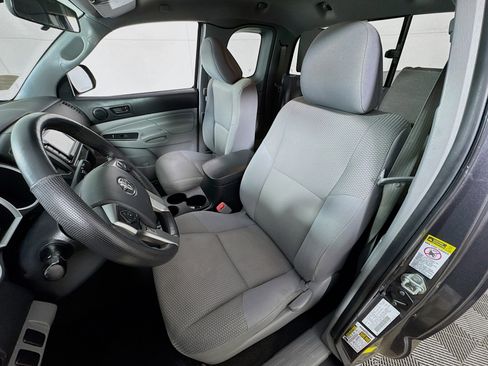 Used 2015 Toyota Tacoma 2WD Access Cab w/ Convenience Package image 11