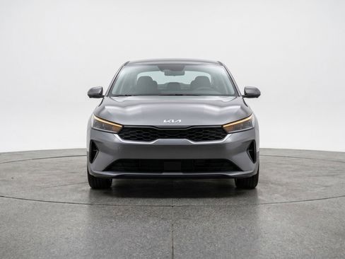 Used 2025 Kia K4 LXS FWD image 2