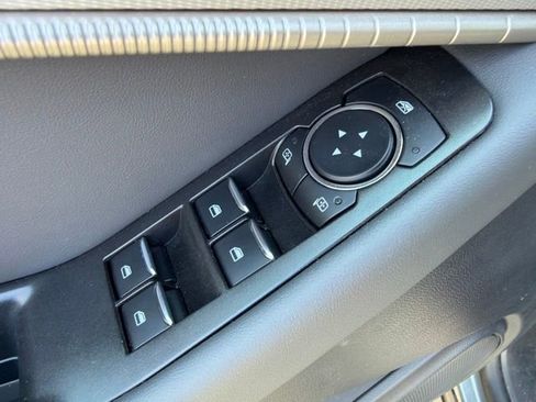 Used 2025 Ford Explorer Active RWD image 25