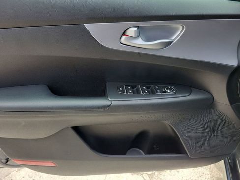 Used 2024 Kia Forte LXS w/ LXS Technology Package FWD image 18