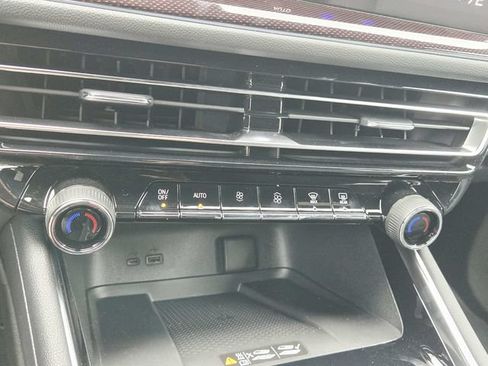 New 2026 Chevrolet Traverse Z71 w/ Driver Confidence Package AWD/4WD image 24