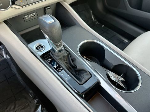 Used 2022 Nissan Altima 2.5 SV FWD image 19