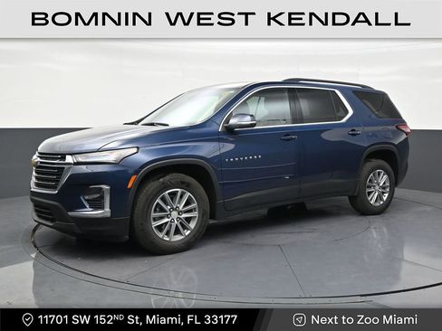 Used 2023 Chevrolet Traverse LT FWD image 1