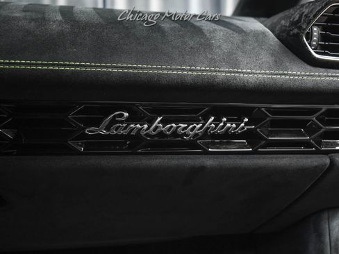 Used 2018 Lamborghini Huracan Performante AWD/4WD image 22