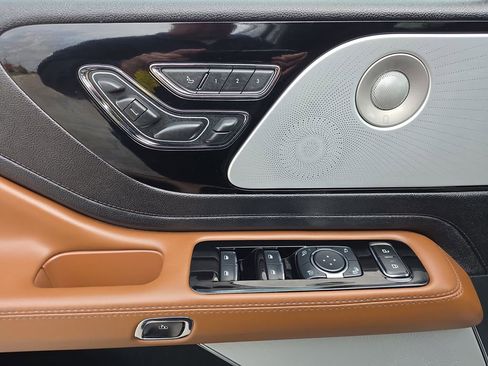 Used 2023 Lincoln Aviator Reserve w/ Equipment Group 201A image 27