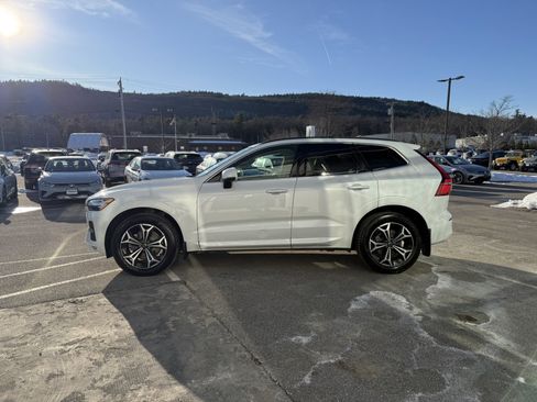 Used 2022 Volvo XC60 B5 Momentum w/ Climate Package image 6