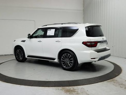 Used 2024 Nissan Armada Platinum w/ Captain's Chairs Package RWD image 6