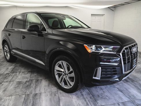 Used 2024 Audi Q7 2.0T Premium w/ Convenience Package image 3