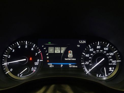 Used 2020 Toyota Highlander XLE FWD image 23