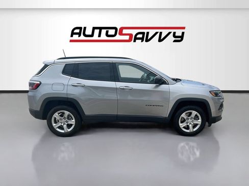 Used 2023 Jeep Compass Latitude w/ Convenience Group AWD/4WD image 8